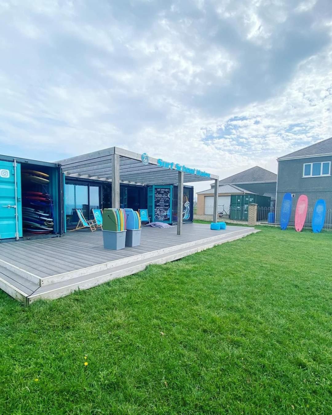 Sea Escape The Tardiis Beachfront Location Aberavon Beach Sea Views Driveway Parking Порт-Толбот Экстерьер фото