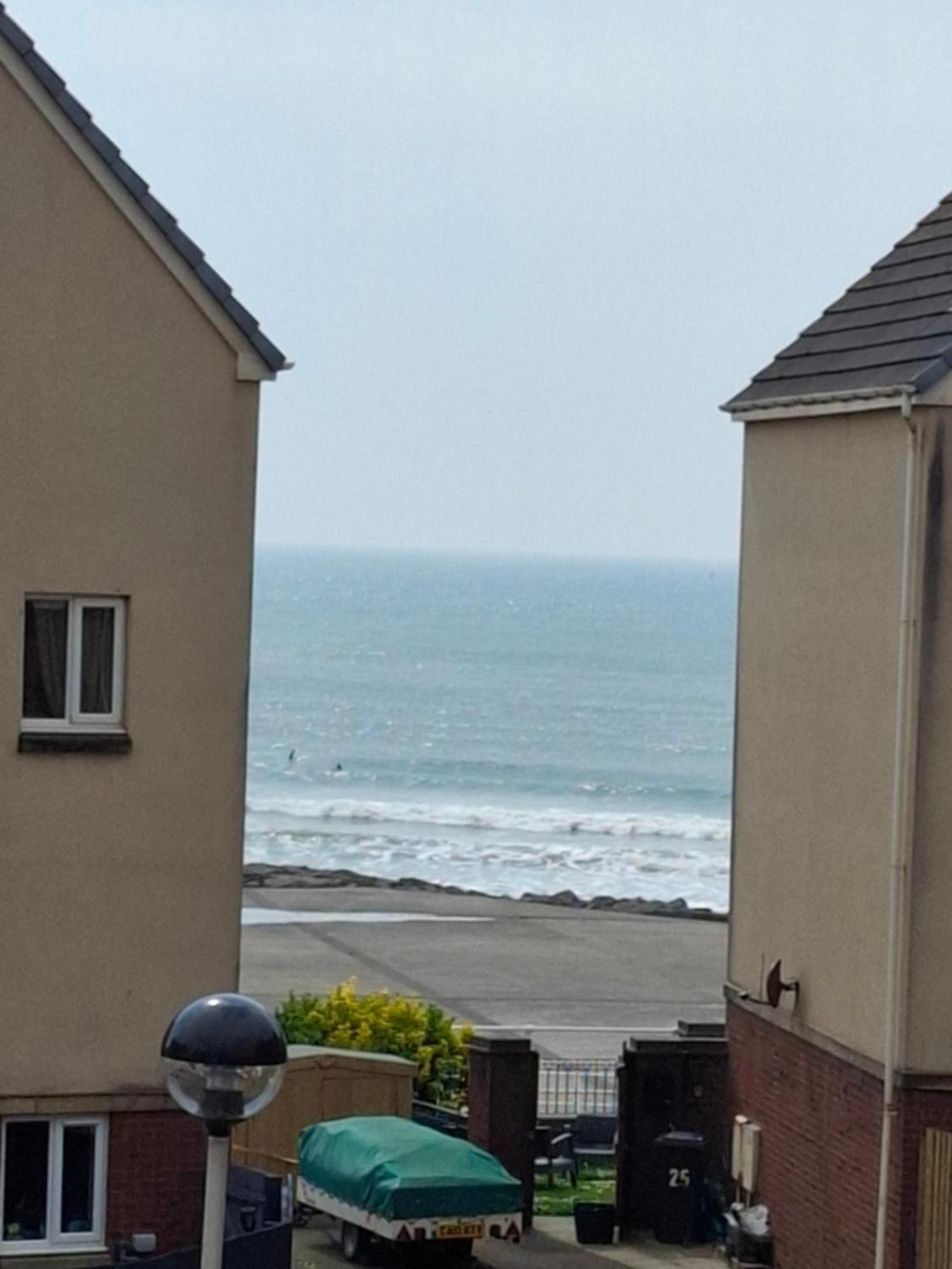 Sea Escape The Tardiis Beachfront Location Aberavon Beach Sea Views Driveway Parking Порт-Толбот Экстерьер фото